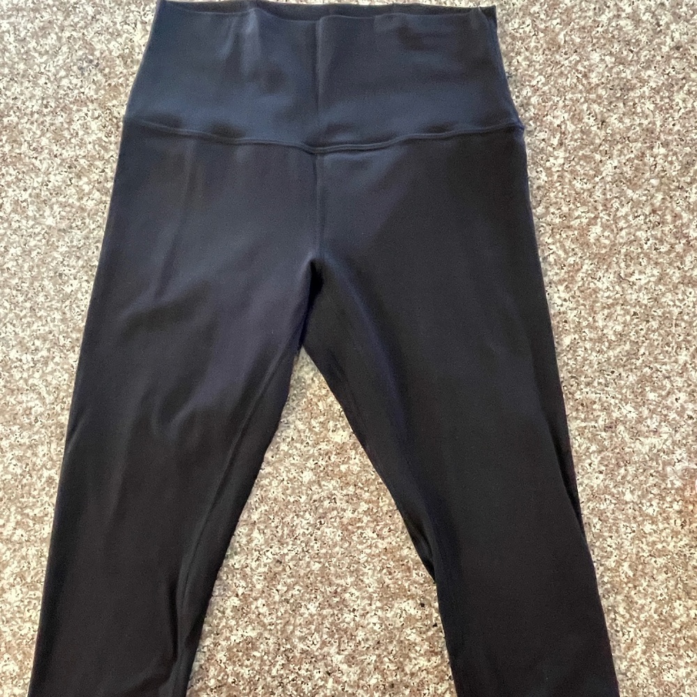 Lululemon Align Cropped Leggings 19” Black size 8